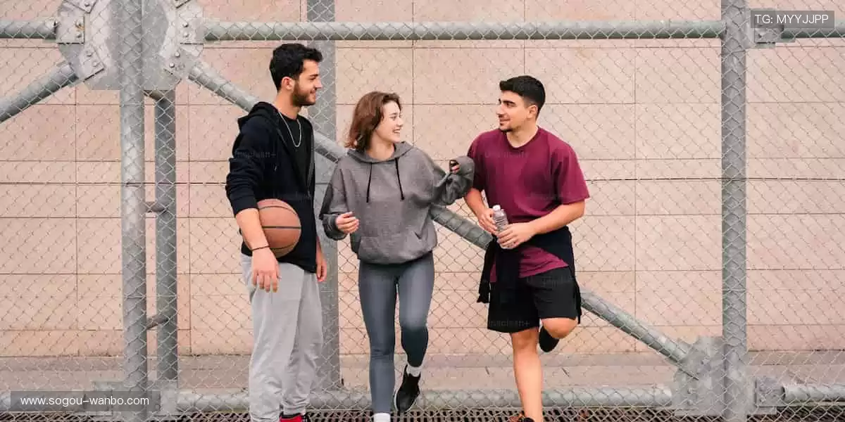 从赛场到生活，热爱不止！🎯 个性周边，让运动精神融入日常！